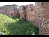 04676 ostia - regio i - insula xvi - caseggiato (i,xvi,2) - via delle terme del mitra - 1. raum - bli ri sueden - 01-2024.jpg